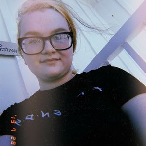 Meet your Posher, Lauren